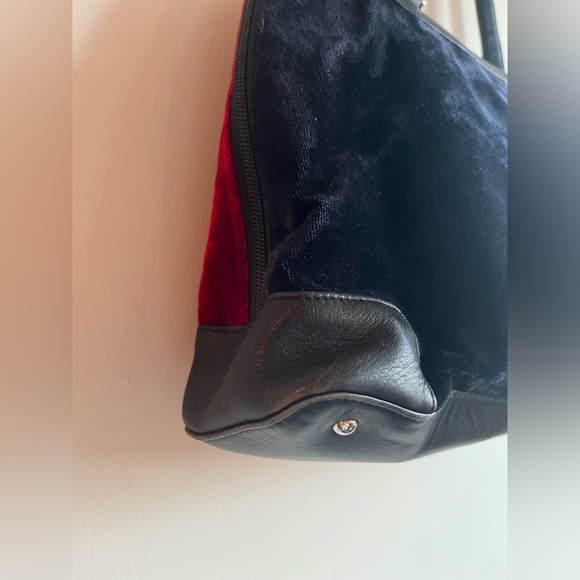 Roberta di Camerino Vintage Black and Red Velvet Shoulder Bag - Picture 4 of 14